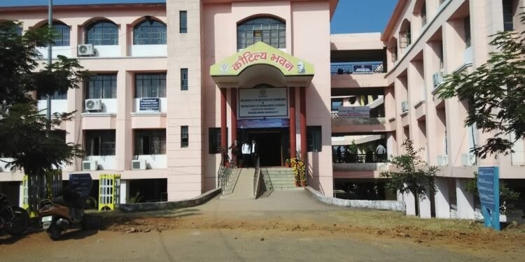 हजारीबाग में शिक्षा और प्रतियोगी परीक्षा की तैयारी का बढ़ता केंद्र, आसपास के जिलों से आ रहे छात्र