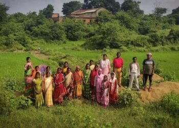 चाईबासा जिले में वन और प्राकृतिक संसाधनों के संरक्षण के लिए बढ़ी पहल, ग्रामीण समुदाय को भी जोड़ा जा रहा अभियान से