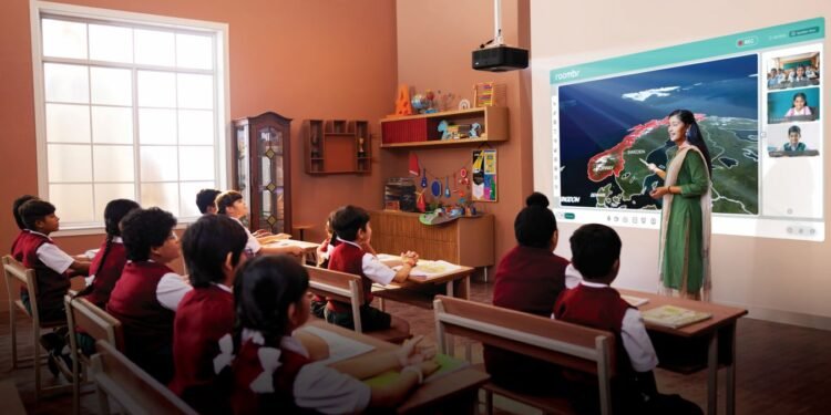 ग्रामीण और शहरी क्षेत्रों में शिक्षा के स्तर को बेहतर बनाने के लिए नई पहल, छात्रों को मिल रही आधुनिक सुविधाएं