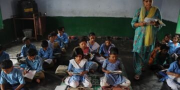 सरकारी स्कूलों में बढ़ रही नामांकन संख्या, शिक्षा के प्रति जागरूकता से बदल रही ग्रामीण क्षेत्रों की तस्वीर