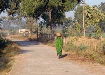 गढ़वा जिले में तेजी से सुधर रही सड़क और आधारभूत सुविधाएं, ग्रामीण क्षेत्रों के विकास को मिल रही नई गति
