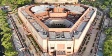 संसद में विकास और आर्थिक मुद्दों पर तेज हुई बहस, विपक्ष और सरकार आमने-सामने