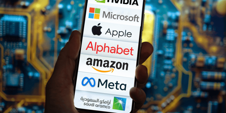 वैश्विक तकनीकी कंपनियों के बीच बढ़ती प्रतिस्पर्धा, नई तकनीकों पर तेज हुआ निवेश