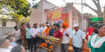 अखाड़ा संस्कृति एवं दंड कला के संरक्षण एवं संवर्धन के उद्देश्य से “सांसद दंड वितरण अभियान का शुभारम्भ