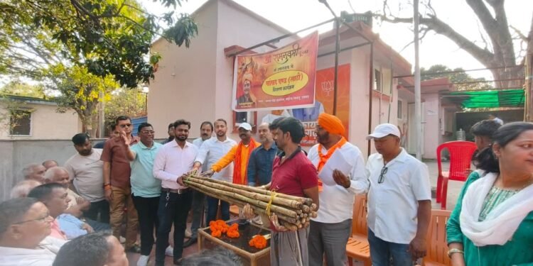 अखाड़ा संस्कृति एवं दंड कला के संरक्षण एवं संवर्धन के उद्देश्य से “सांसद दंड वितरण अभियान का शुभारम्भ