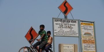 गोड्डा जिले में सड़क और आधारभूत ढांचे के विकास पर जोर, ग्रामीण क्षेत्रों को मुख्य मार्गों से जोड़ने की योजना तेज