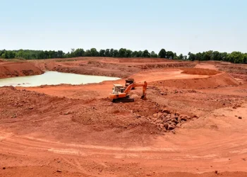 बॉक्साइट खनन गतिविधियों से बढ़ रही आर्थिक हलचल, स्थानीय युवाओं के लिए रोजगार के अवसर