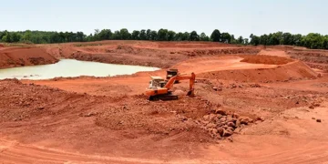 बॉक्साइट खनन गतिविधियों से बढ़ रही आर्थिक हलचल, स्थानीय युवाओं के लिए रोजगार के अवसर