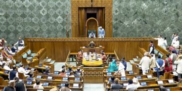 संसद सत्र में महंगाई और बेरोजगारी पर तीखी बहस, सरकार और विपक्ष के बीच बढ़ा राजनीतिक टकराव