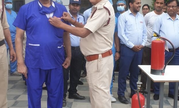 रांची के देवनिका हॉस्पिटल में फायर मॉक ड्रिल, लोगों को किया गया जागरूक,अग्निशमन सेवा सप्ताह